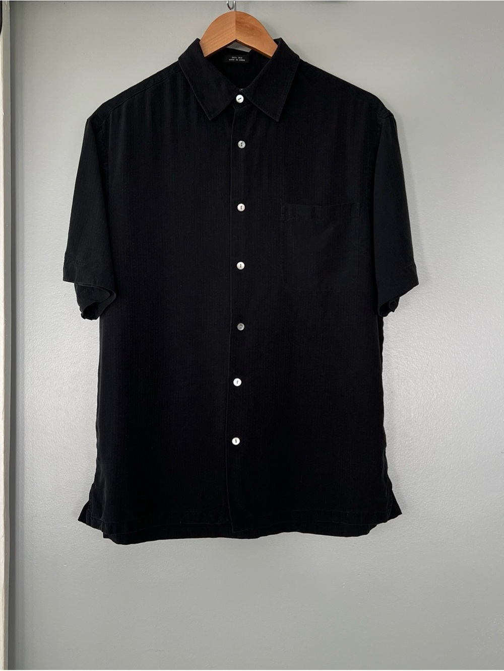 Vintage Alfani 100% Silk Geometric Pattern Black Short-Sleeve Button-Down Shirt